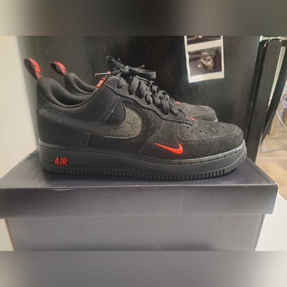 Air Force 1s - Picture 4 of 6